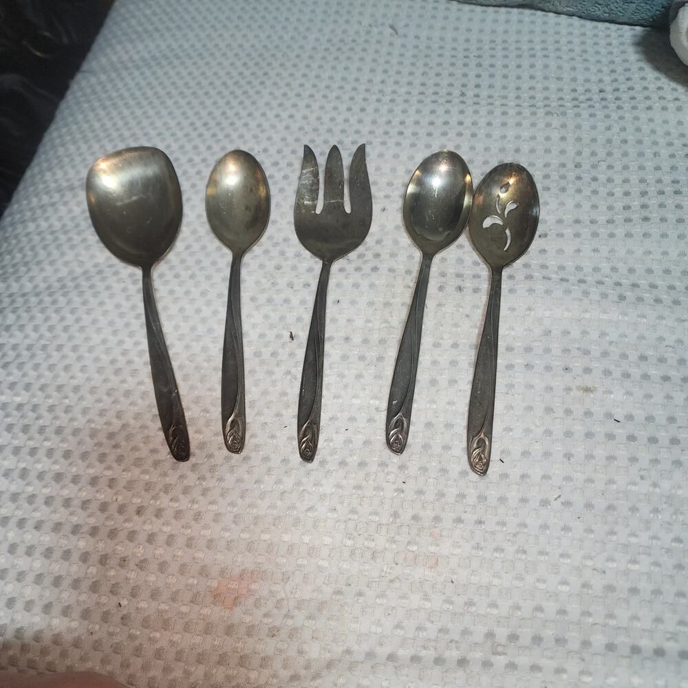 INTERNATIONAL DEEP SILVER SET OF 5 SILVER PLATED HEAVY SERVING UTENSILS